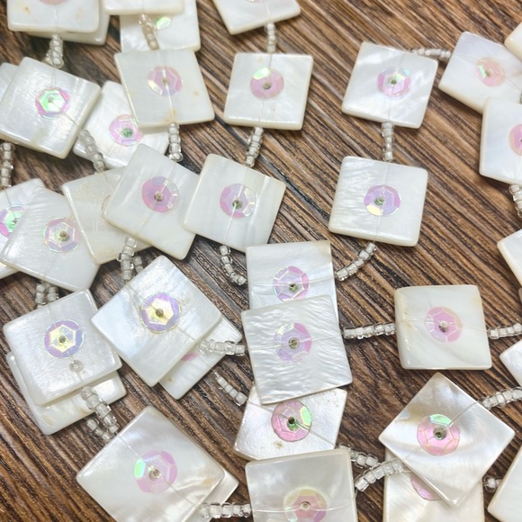 Mother of pearl and sequins statement necklace mint condition - Picture 2 of 3